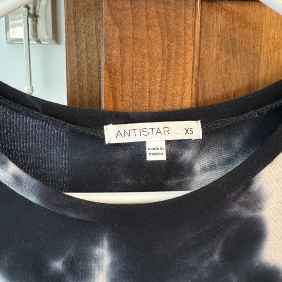 Navy and white tie dye fitted dress - Picture 2 of 3